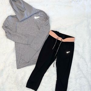 Women’s Nike Cowl Neck Hoodie & Leggings Bundle Set - Size Small